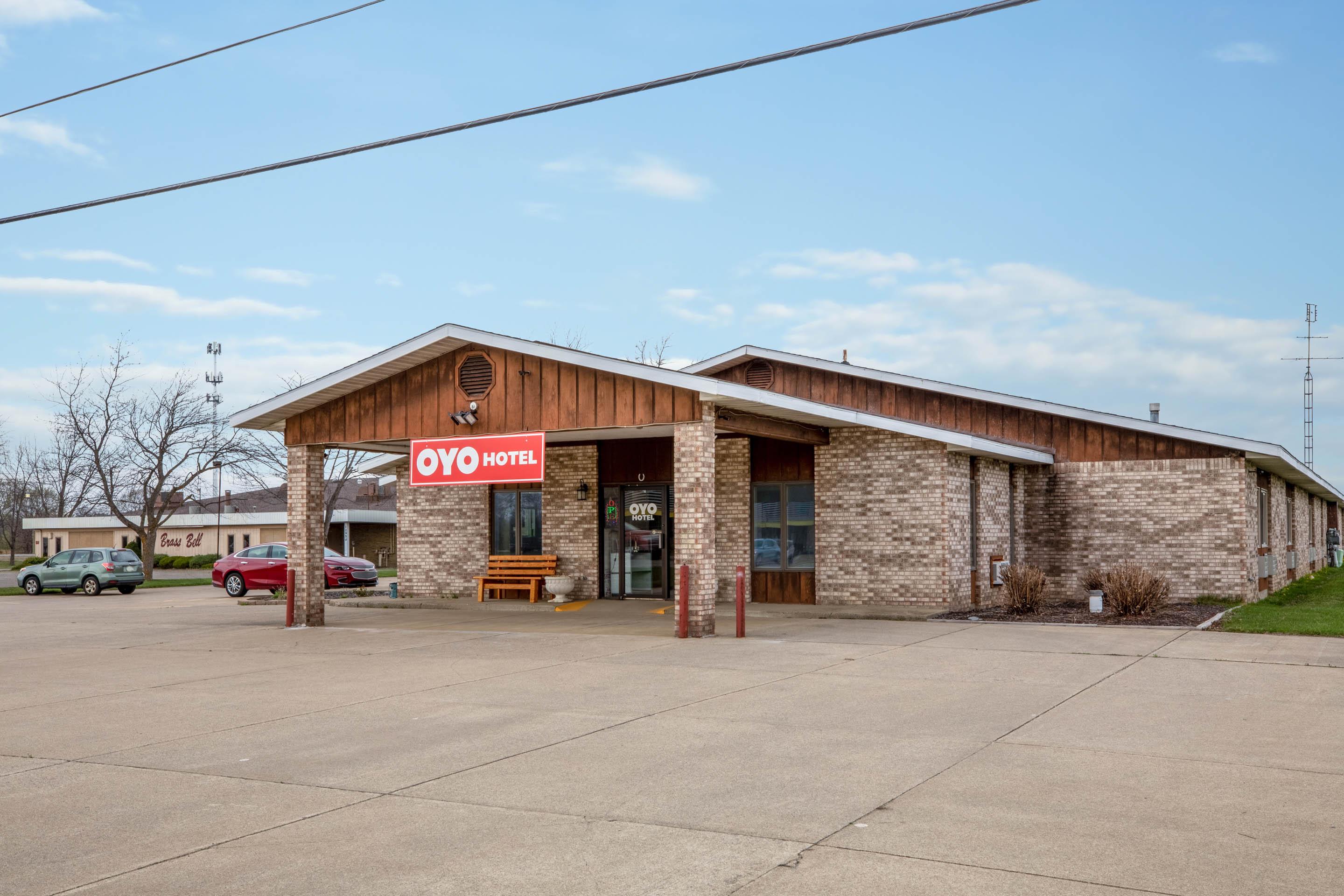 Oyo Hotel Chesaning Route 52 & Hwy 57 Kültér fotó