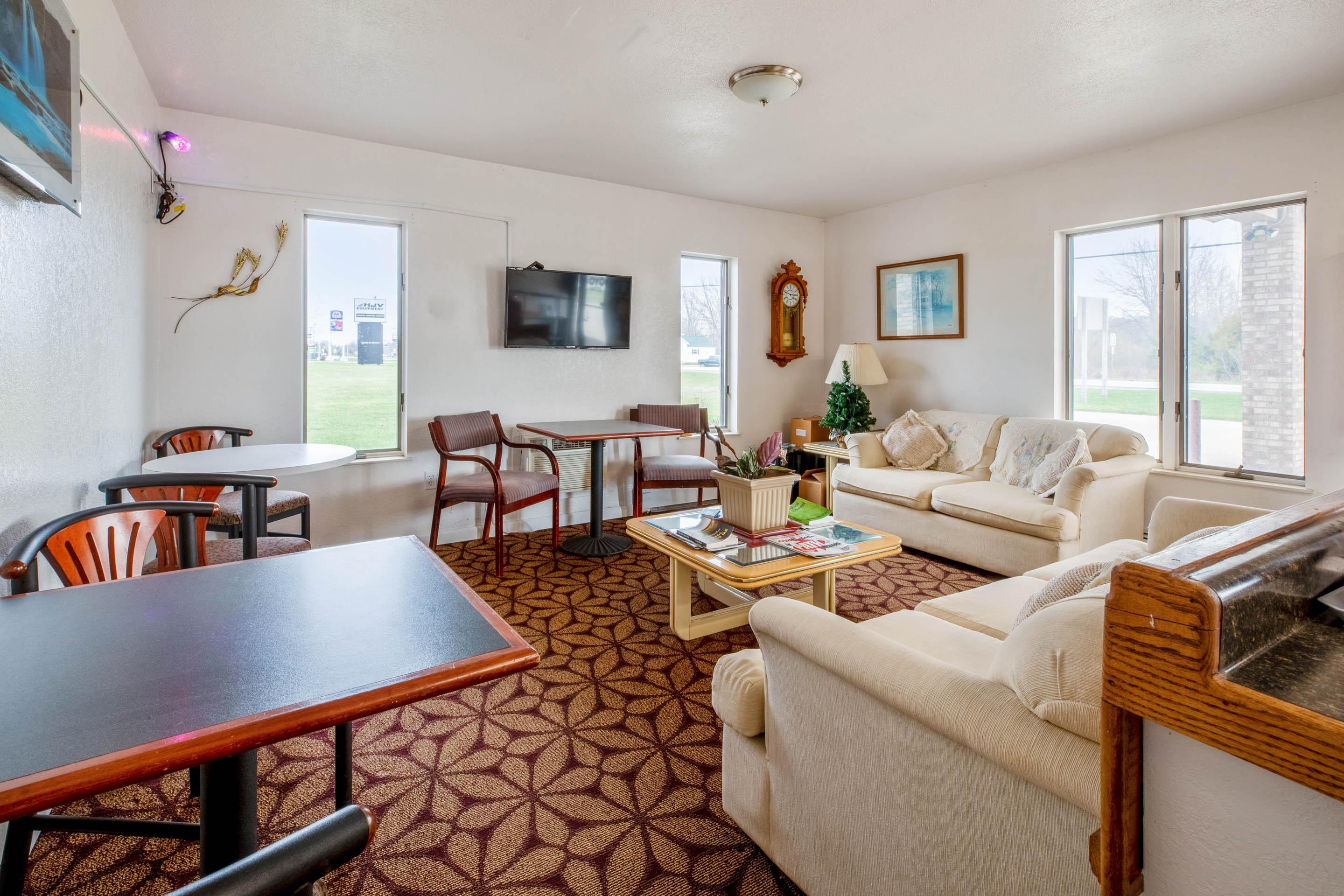 Oyo Hotel Chesaning Route 52 & Hwy 57 Kültér fotó