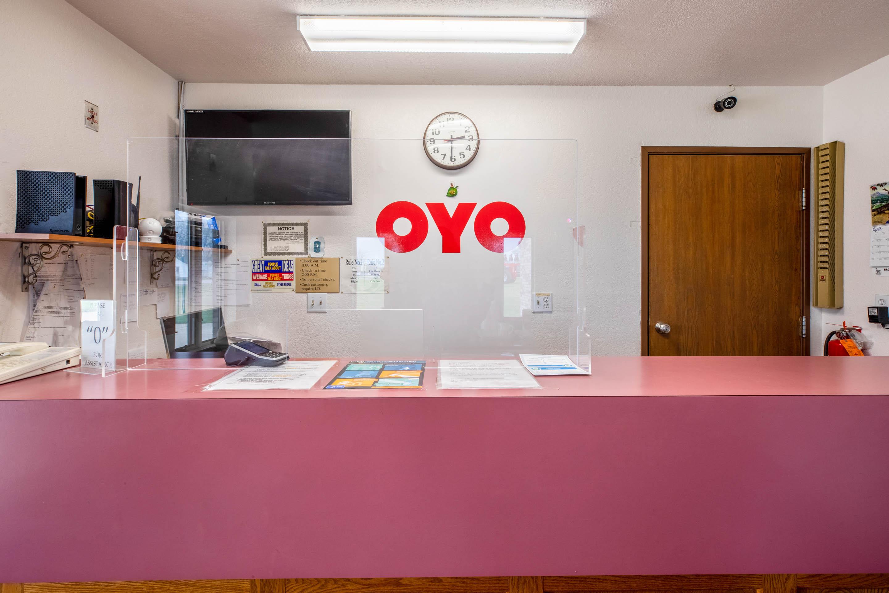 Oyo Hotel Chesaning Route 52 & Hwy 57 Kültér fotó